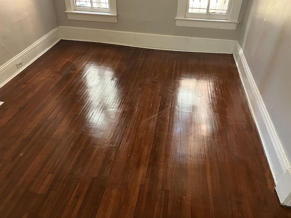 1st image of 208 W Ormsby Ave APT 9