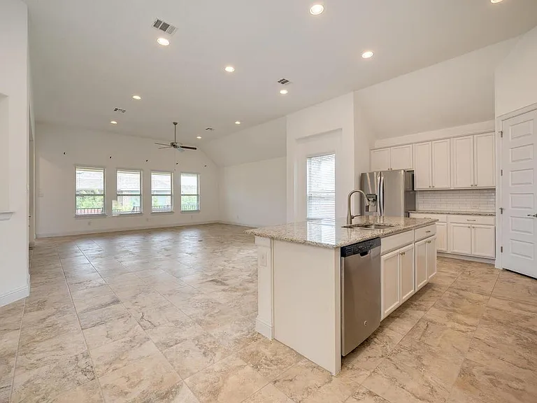 220 Oxbow Cv — Photo 7