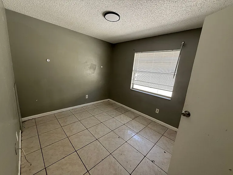 1726 E Idell St — Photo 5