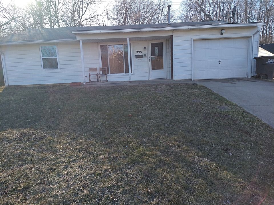 2nd image of 1221 Mayrose Dr