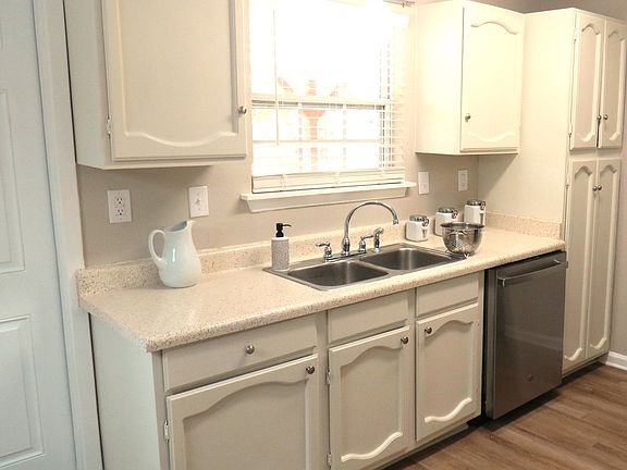 4th image of 5827 CLIFFBRIER DR