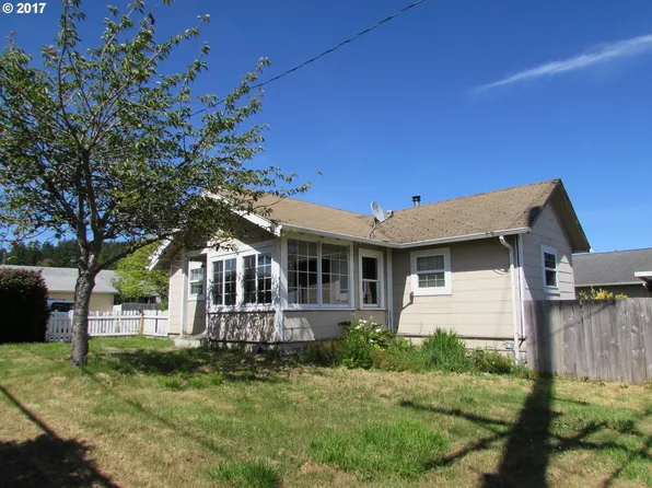 700 Pioneer Rd, Brookings, OR 97415
