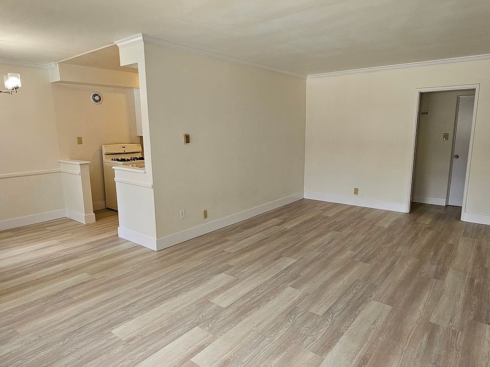 1st image of 275 S Marengo Ave APT 4