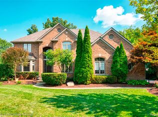 3199 Beach Lake Dr E, Milford, MI 48380