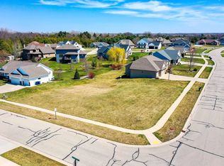 2120 Grey Wolf Ct, Green Bay, WI 54313