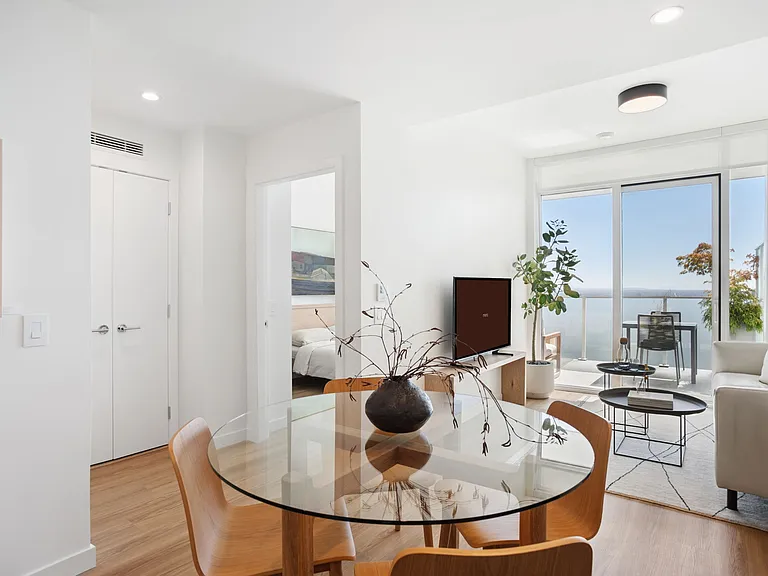 277 W 42nd Ave — Photo 11