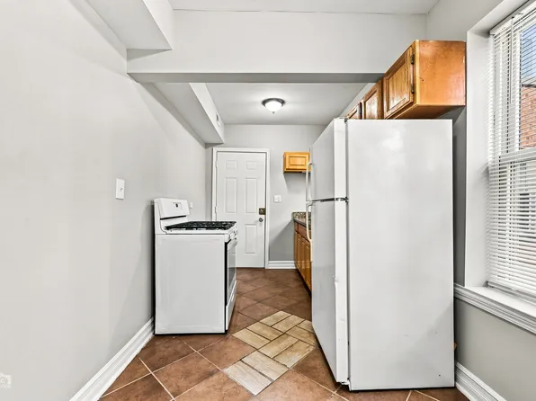 7152 S Cornell Ave APT 2E, Chicago, IL 60649