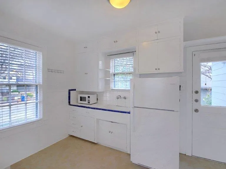 3211 Tom Green St #A — Photo 7