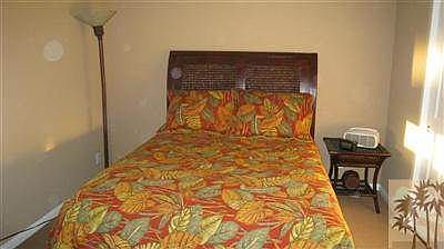 Secondary bedroom.