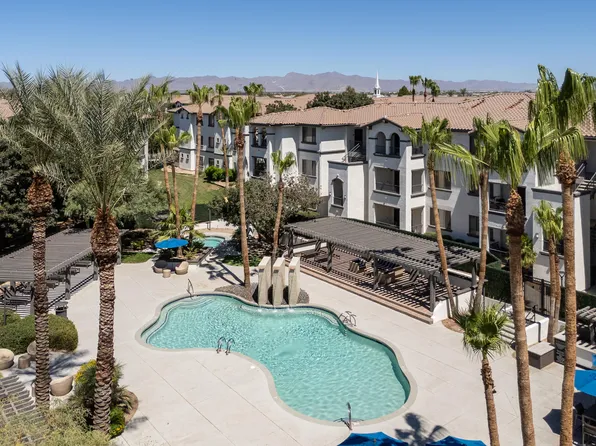 Serafina Apartment Homes