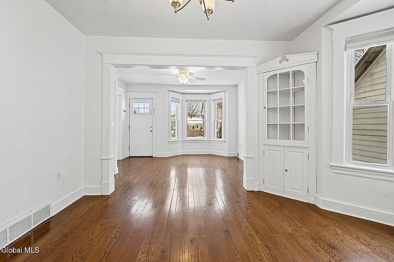 5th image of 15 Orchard Avenue