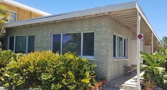 5th image of 2035 Edgewater Dr #1