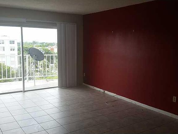 4th image of 482 NW 165th St APT A606