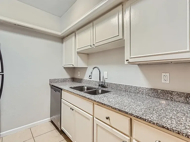 The Gardens Apartments — Photo 7