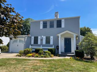 116 Browers Ln, Roslyn Heights, NY 11577