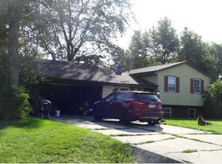 6625 Cliffside Ct, Racine, WI 53402