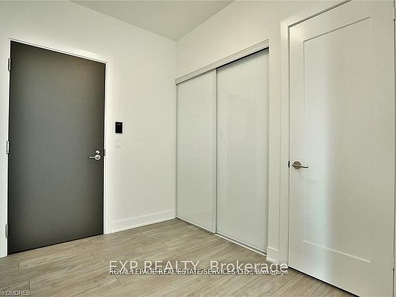 5th image of 38 Cameron St Penthouse 19