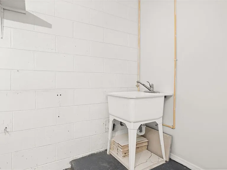 11218 Worley Ave — Photo 36