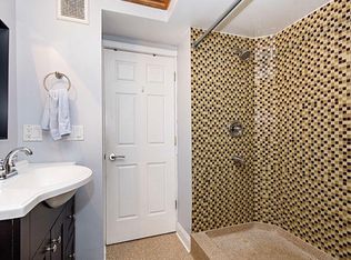 2701 Oakton St, Park Ridge, IL 60068