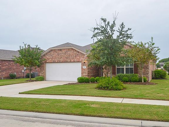 2nd image of 2927 Bur Oak Ct