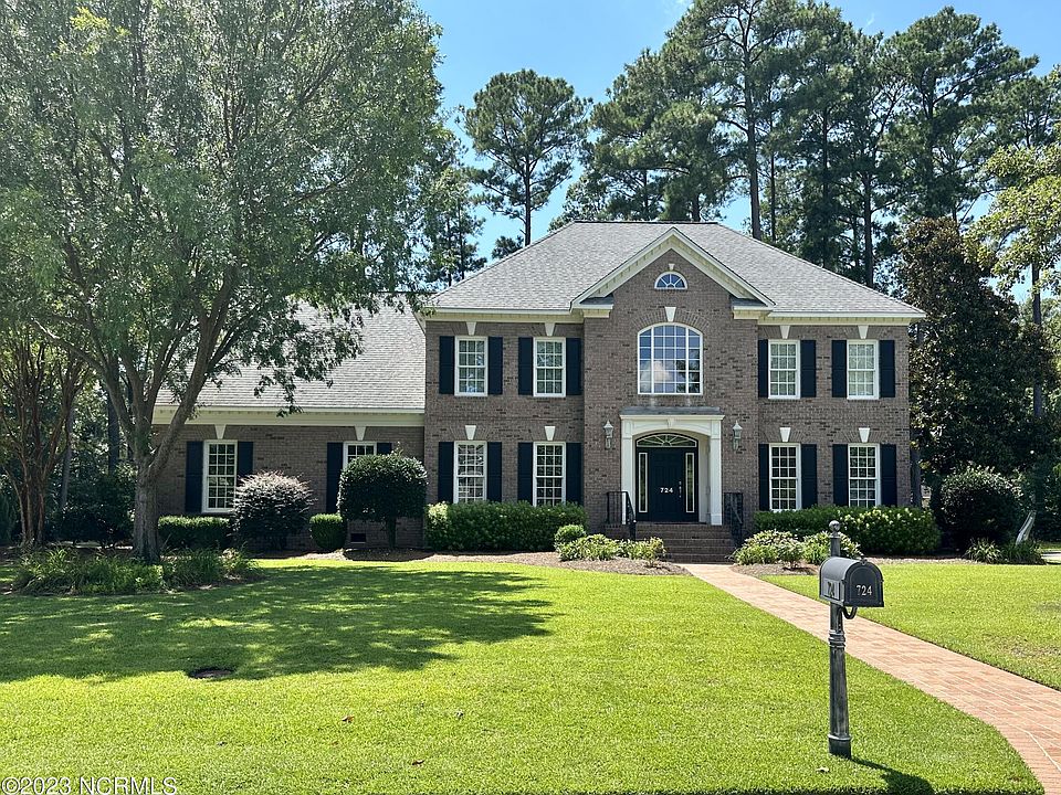 1st image of 724 Chesapeake Place