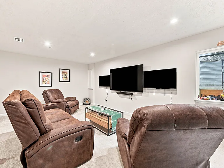9004 Wellington Ct — Photo 15