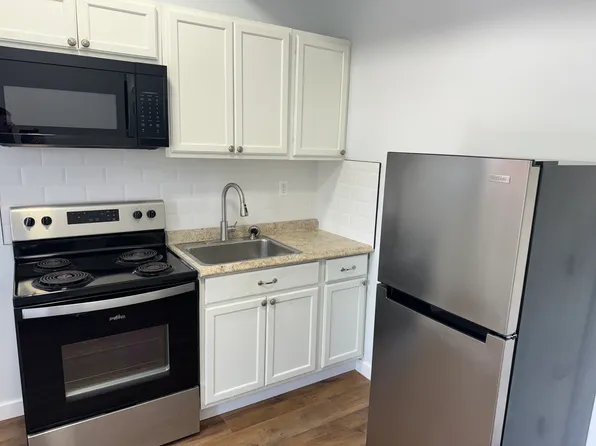 1130 Main St #2R, Darby, PA 19023