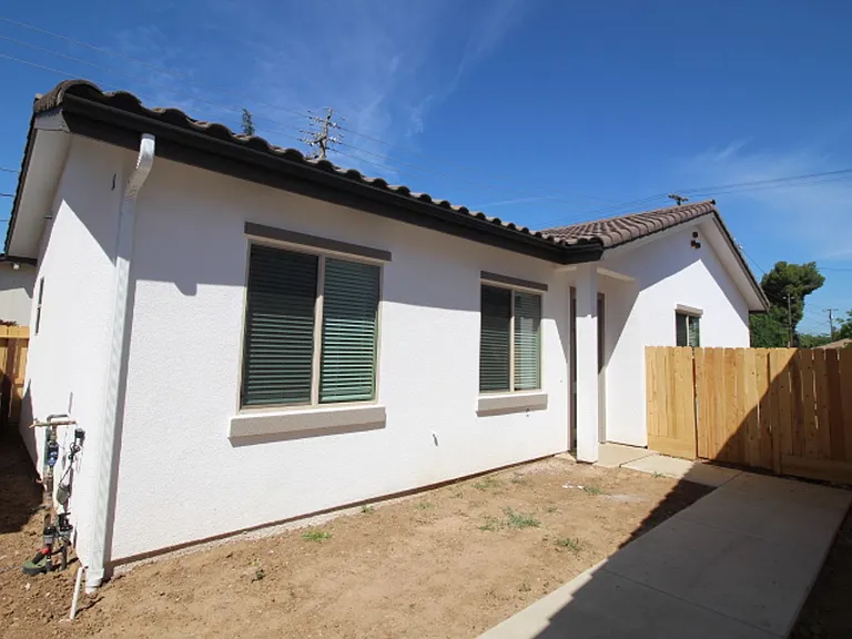 2383 N Arthur Ave — Photo 1