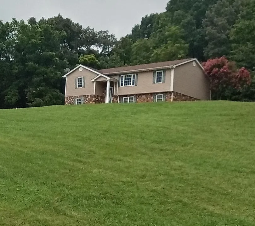1125 Rock Haven Rd