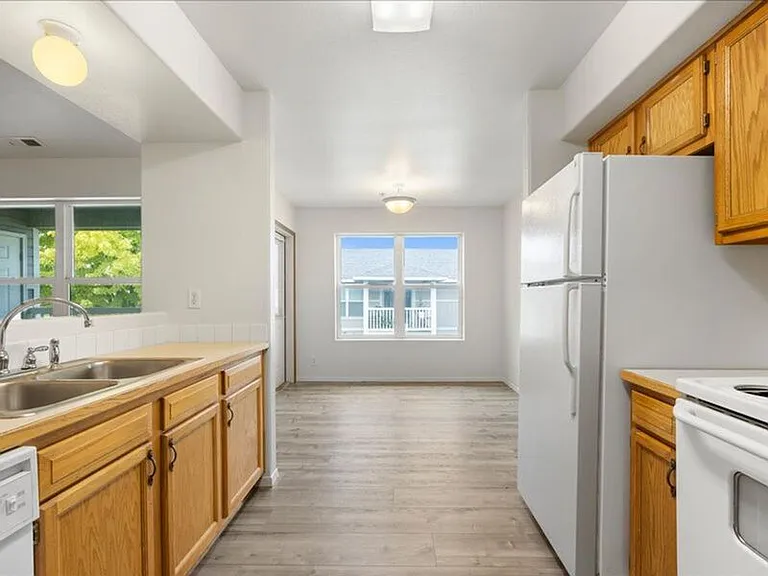 6405F Chapel Hill Blvd #F201 — Photo 12