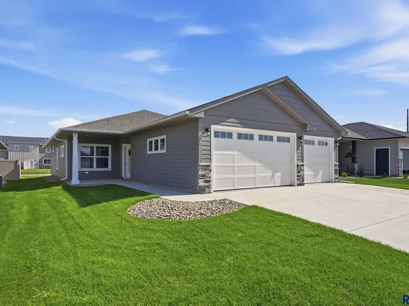 2404 E Tinley St, Brandon, SD 57005