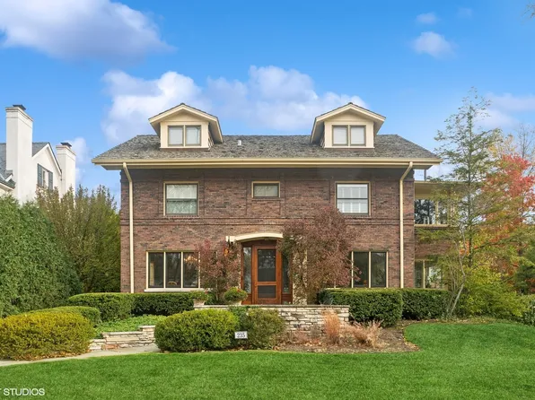 235 Leicester Rd, Kenilworth, IL 60043