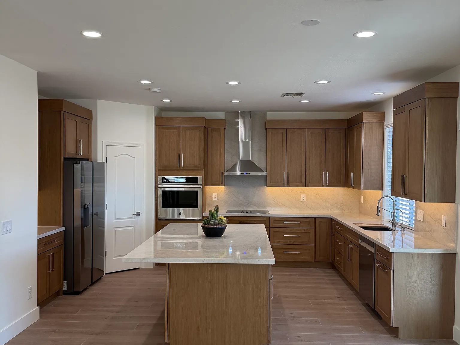 5 bed, 2773 sqft, $3,177 — Photo 2