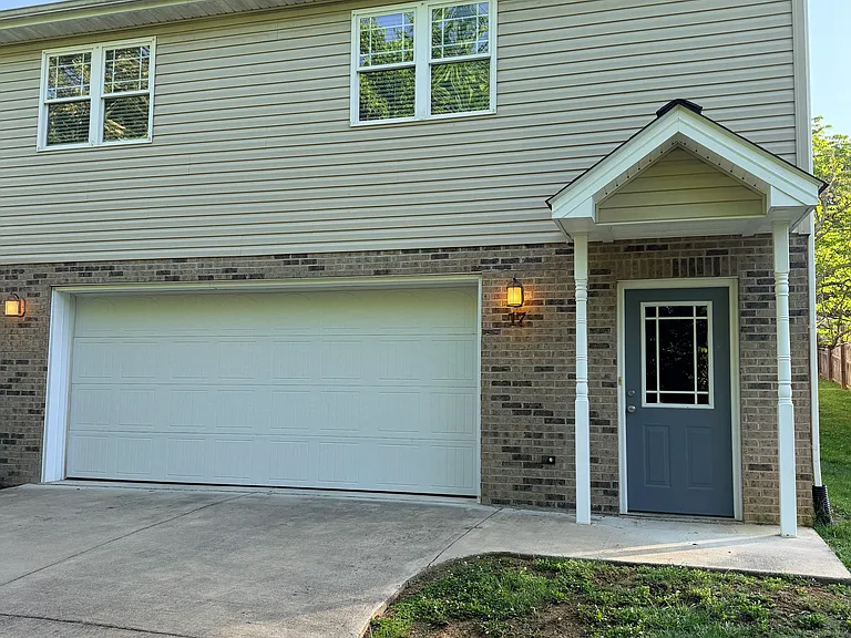 527 Redstone Dr #17 — Photo 10