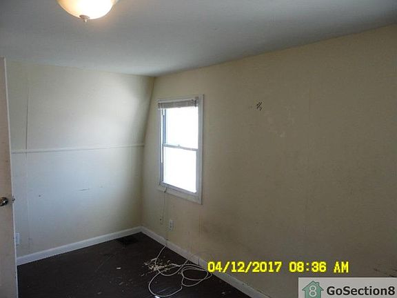4th image of 1720 Forrest Ave