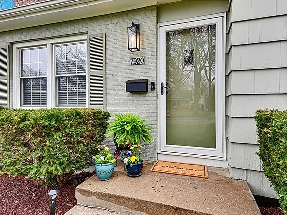 2nd image of 7920 W 92nd Pl