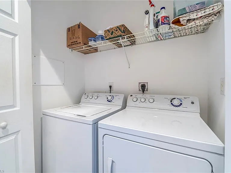 8510 Violeta St #201 — Photo 16