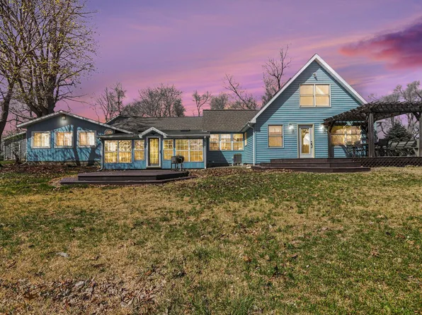 2743 Hemlock Rd, Quincy, MI 49082