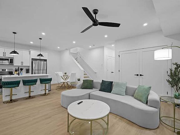 3rd image of 738 College Ln #2