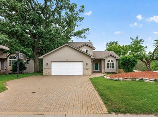7001 46th St N, Oakdale, MN 55128