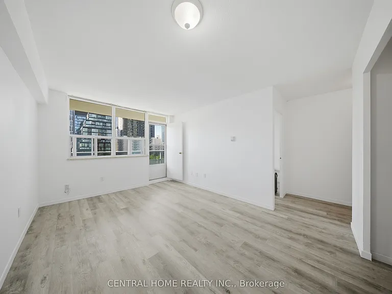30 Gloucester St #1110 — Photo 10