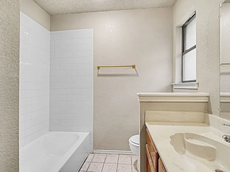 2608 Green Ridge St — Photo 22