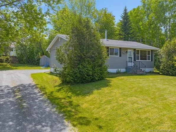 56 Villa Dr, Hampton, NB E5N 5G7