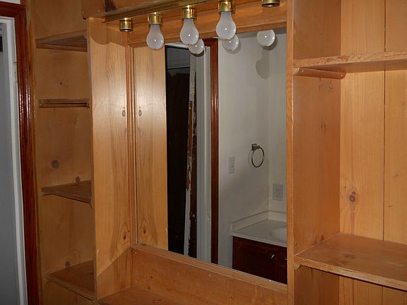 Bathroom shelves
