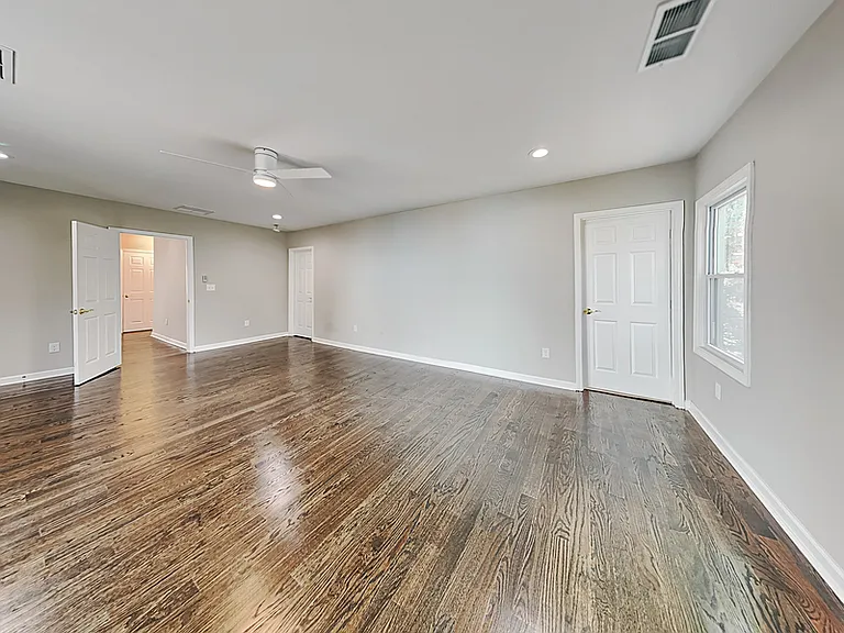 492 Elbridge Dr NW — Photo 8