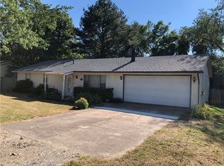 113 NW K St, Bentonville, AR 72712