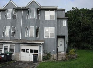 32 Mayer Dr, Middletown, NY 10940