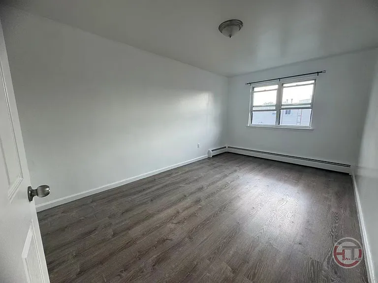 1537 McDonald St #2 — Photo 8