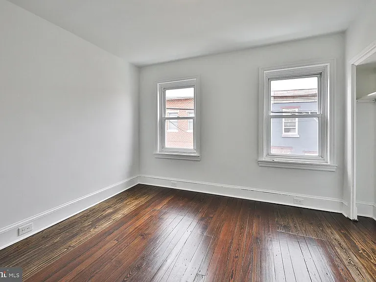 1308 E Oxford St — Photo 14