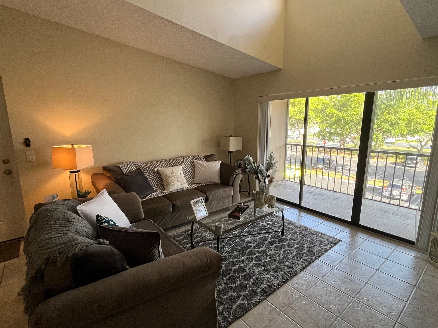 2 bed, 1005 sqft, $1,850 — Photo 4